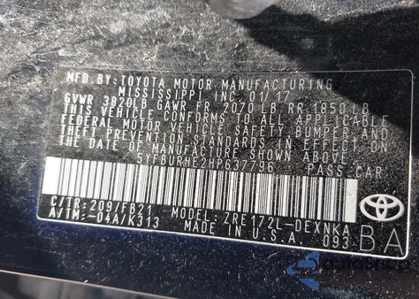 2017 Toyota Corolla Le z USA, uszkodzony, nr VIN 5YFBURHE2HP637796